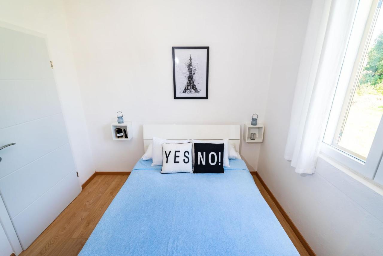 Apartment Maia Lena For Family 야세니스 외부 사진