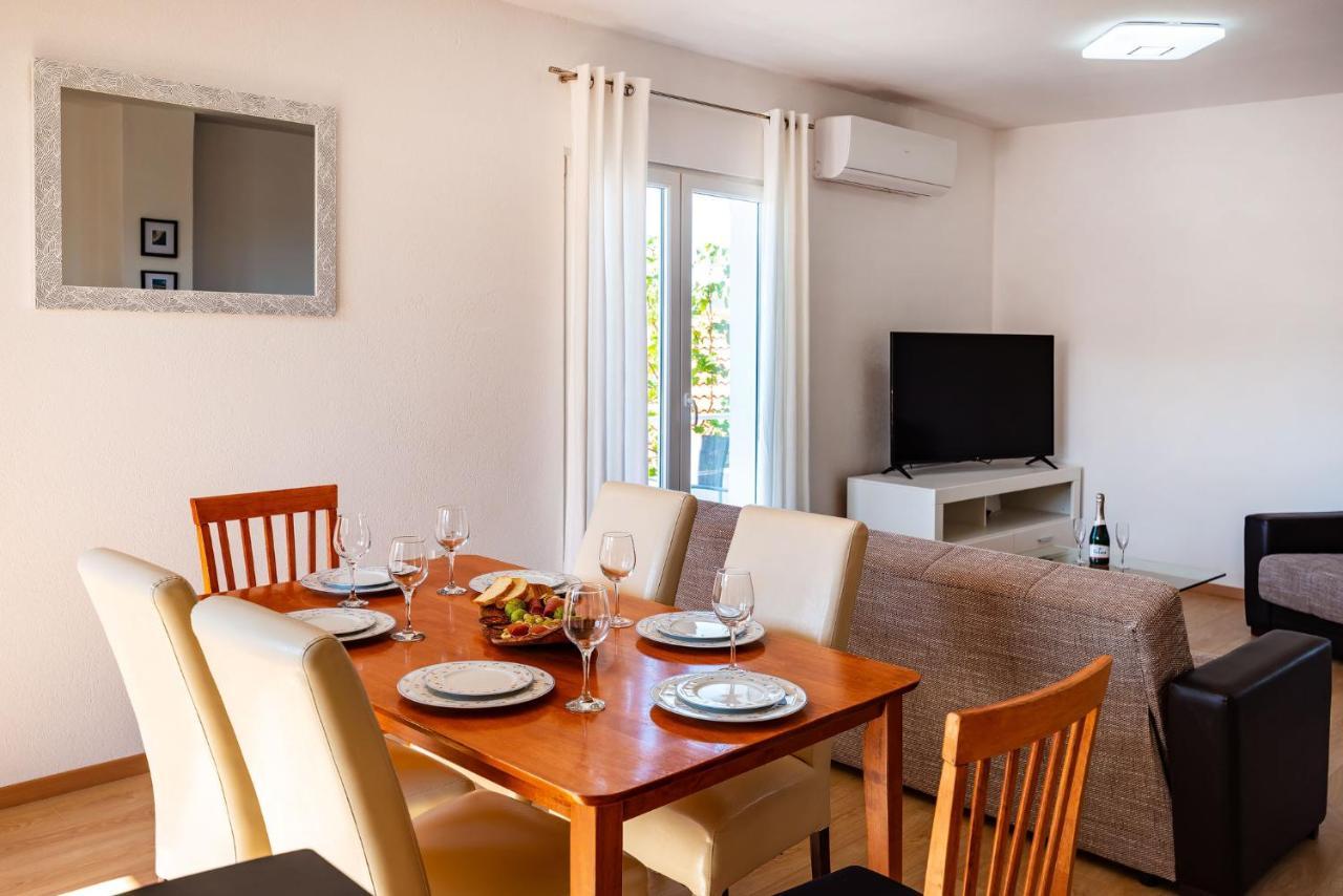 Apartment Maia Lena For Family 야세니스 외부 사진